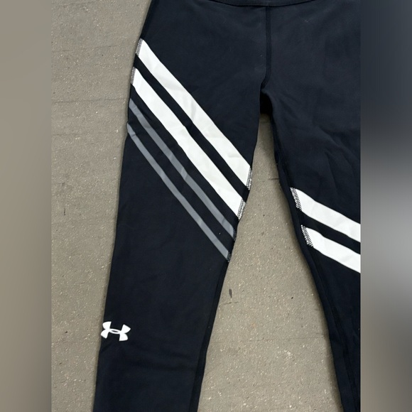 Under Armour Women’s XS Fitted Leggings - Picture 2 of 4
